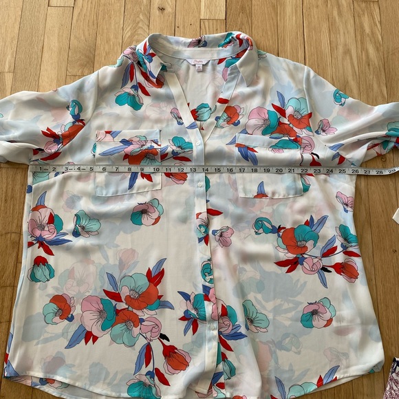 Candies Floral Print Blouse - Picture 10 of 11